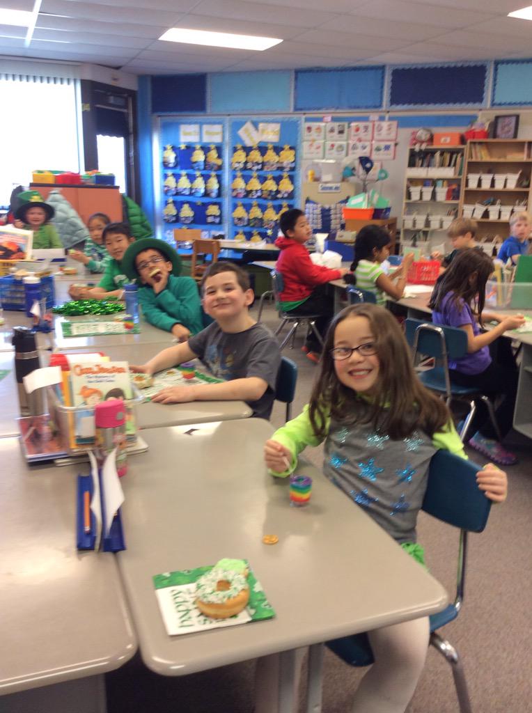 MrsBoyer3's tweet photo. Happy St.Patrick's Day!!! http://t.co/tPkXX26exv