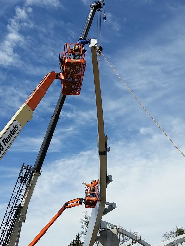 USErectors's tweet photo. Another piece of the bird is being set at fairgrounds http://t.co/GdseBb0nOb