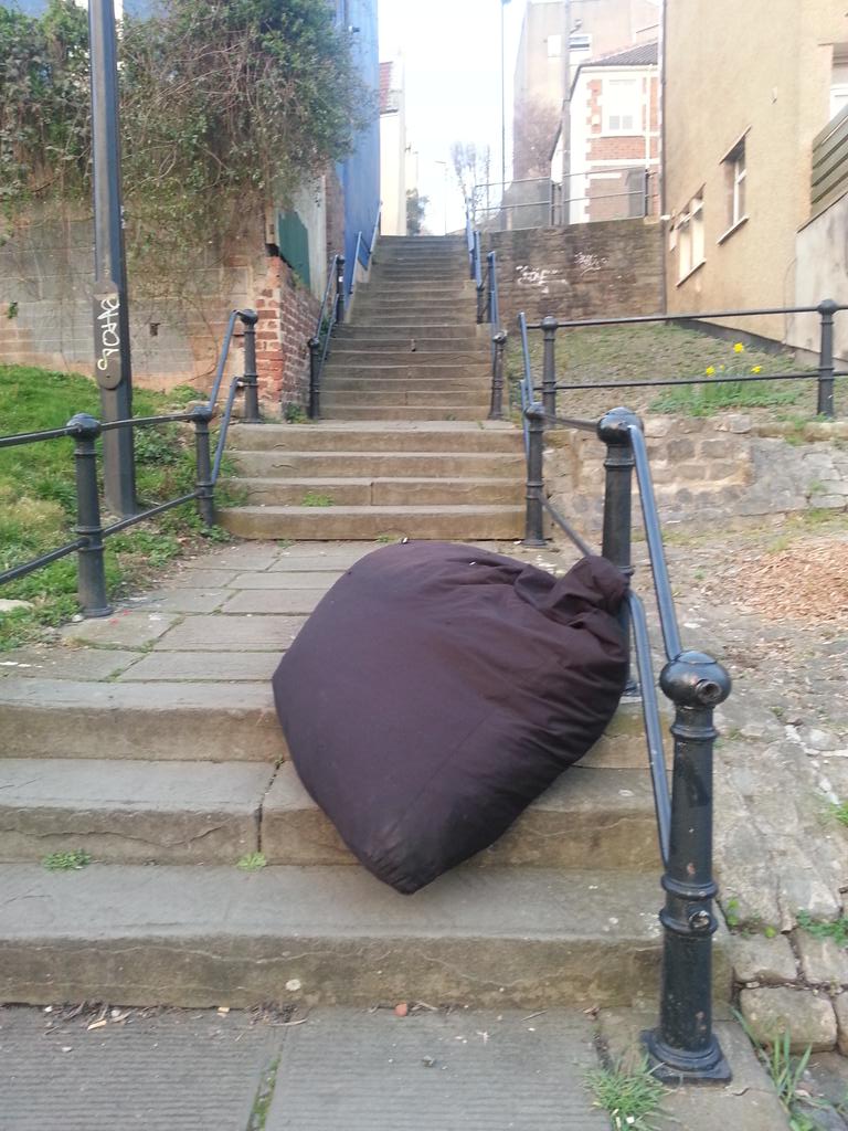 cooper_karen's tweet photo. @LitterPics @BristolCouncil an eyesore and obstruction on the Totterdown steps :-( http://t.co/aXNTpIF4yC