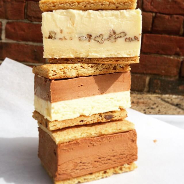TelasMarket's tweet photo. #StPattysDay + beautiful sunny day = #icecream sandwich time! @Weckerlys style. #Fairmount #alwayssunny http://t.co/3EBEs9uzW6