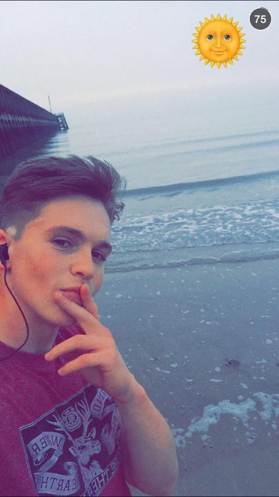 taylor_scott109's tweet photo. Love @joe_weller_ snapchats so much ππ #VerifyWeller @twitter http://t.co/tVEFrsIOUg