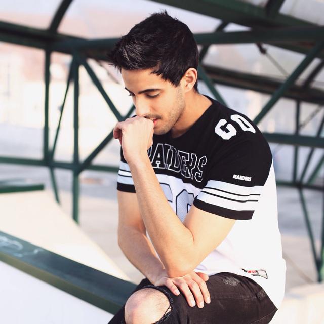 SamiSlimani's tweet photo. Hey, i love you. 💭💙 
#KCA #VoteSami http://t.co/VYtqQBbBQ1