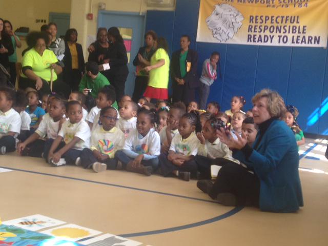 .<a href="/rweingarten/">Randi Weingarten 🇺🇸 🖇️👩‍🎓📚</a>, <a href="/UFT/">UFT</a> &amp; <a href="/FirstBook/">First Book</a> join students, parents &amp;teachers at NY's PS184 to talk Transitioning to Kindergarten