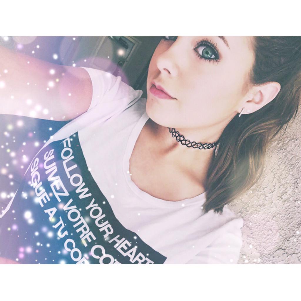 TheAmyGranlund's tweet image. Go check out @ShopAliens ! Use the code Amyxo for 15% off your purchase👽🔮
