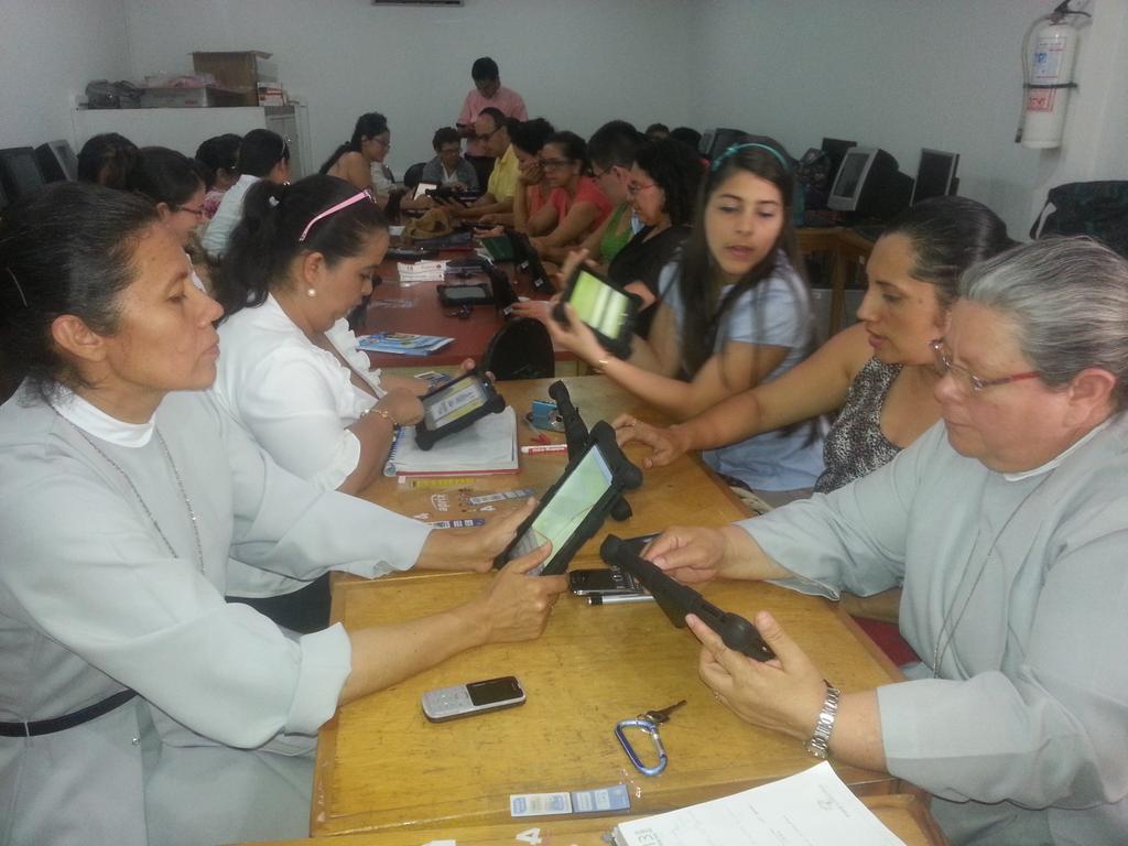 SecTICNorte's tweet photo. @UFPSCUCUTA inicio estrategia d formación a Instituciones educativas donde han llegado las Tabletas @CompuParaEducar http://t.co/GiNRrnoU2s