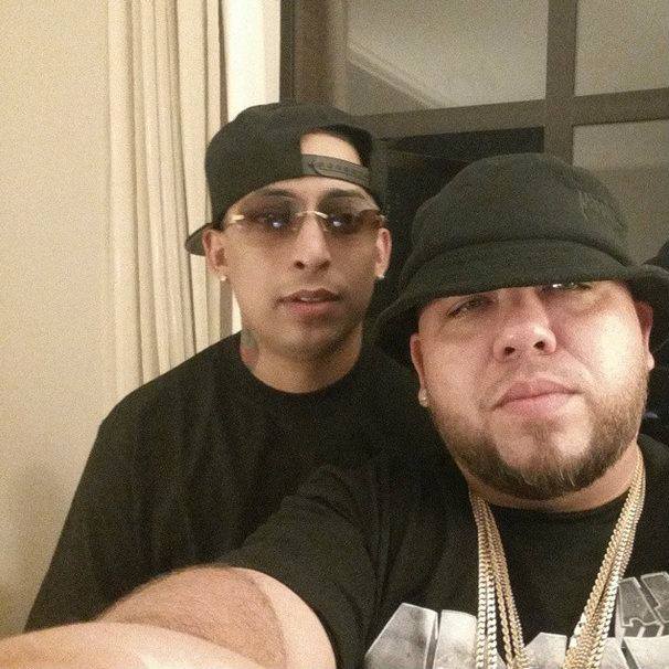 Nengo_Flovv's tweet photo. CON EL @NEJOELBROKY ACTIVO. #RG4L
#ENTRAMOSDISPARANDO (LRDR) 2015 - https://t.co/bl7e0EsYId http://t.co/N0WpIjK6AI