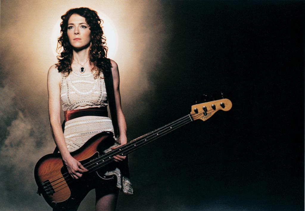 Happy 43rd birthday to one of our favourite bassists Melissa Auf Der Maur ( 