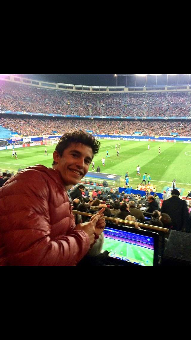 RealMadridJG's tweet photo. Está Marc Márquez en el Calderón. Un tío q lleva el numero 93 en su moto en el Calderón. Es para descojonarse! http://t.co/3NxIXYJafn