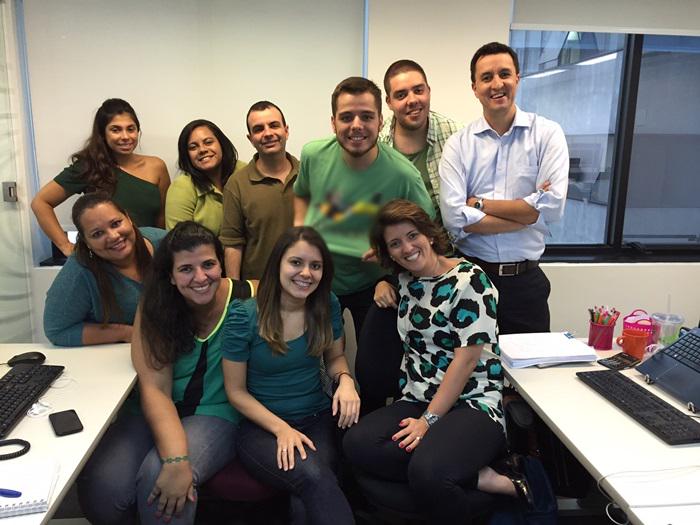 KetchumBrasil's tweet photo. Hoje foi dia de comemorar o #SaintPatricksDay aqui na Ketchum! http://t.co/2z9ihPFzF4