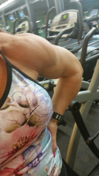 Pumped shoulder day.Next food and.______(fill in the blank).#StrongWomen #bigpump #fitness http://t.co/FG58fWdcNz<a href="/tag/fitness"class="tags"><span>#fitness</span></a><a href="/tag/strongwomen"class="tags"><span>#strongwomen</span></a><a href="/tag/bigpump"class="tags"><span>#bigpump</span></a>