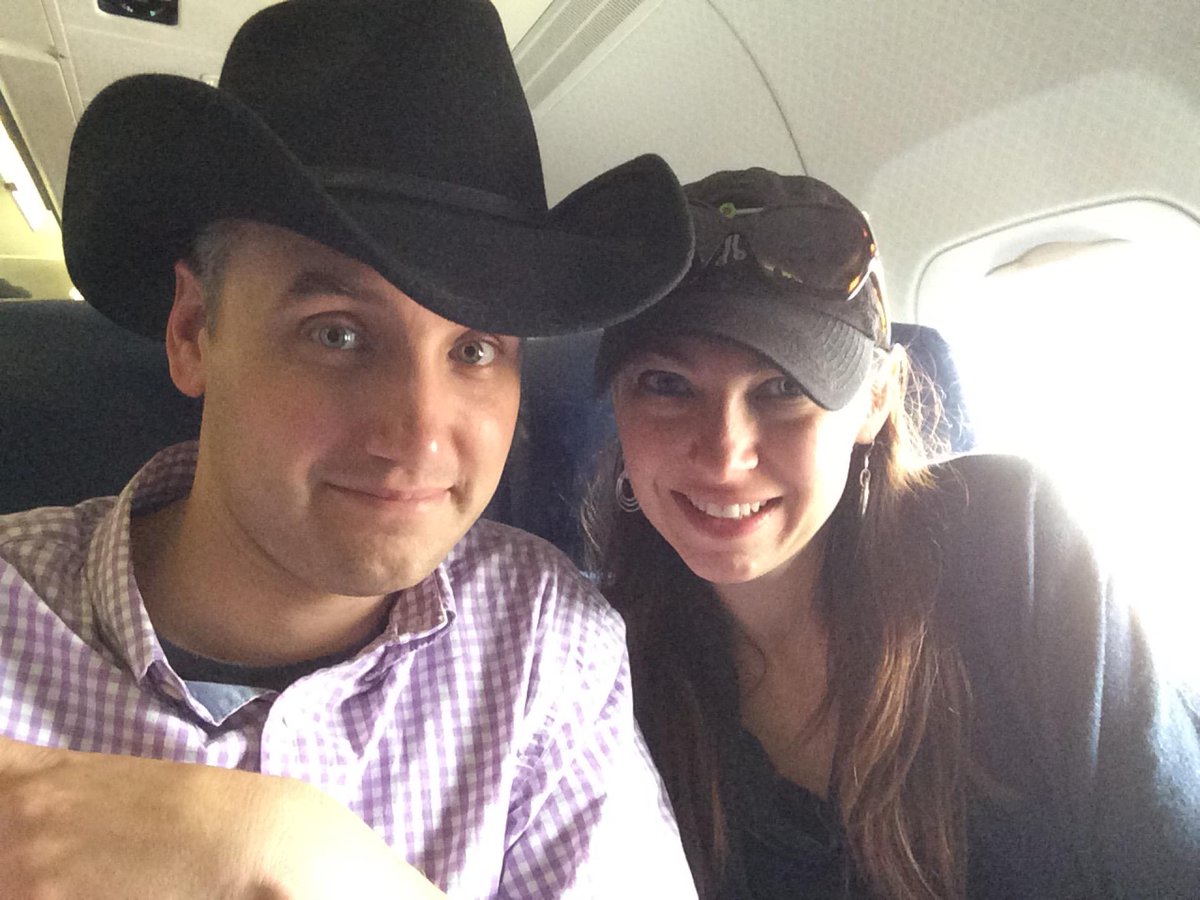 FrankGruber's tweet photo. South bye-bye! 👋 It's been a blur. #TechCo #TechCocktailSXSW #SXSW (at @austinairport) https://t.co/imhDZMG5eZ http://t.co/nVBMyYmZpY