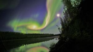 CBCNews's tweet image. Northern lights all over Canada tonight and tomorrow night
cbc.ca/news/technolog…