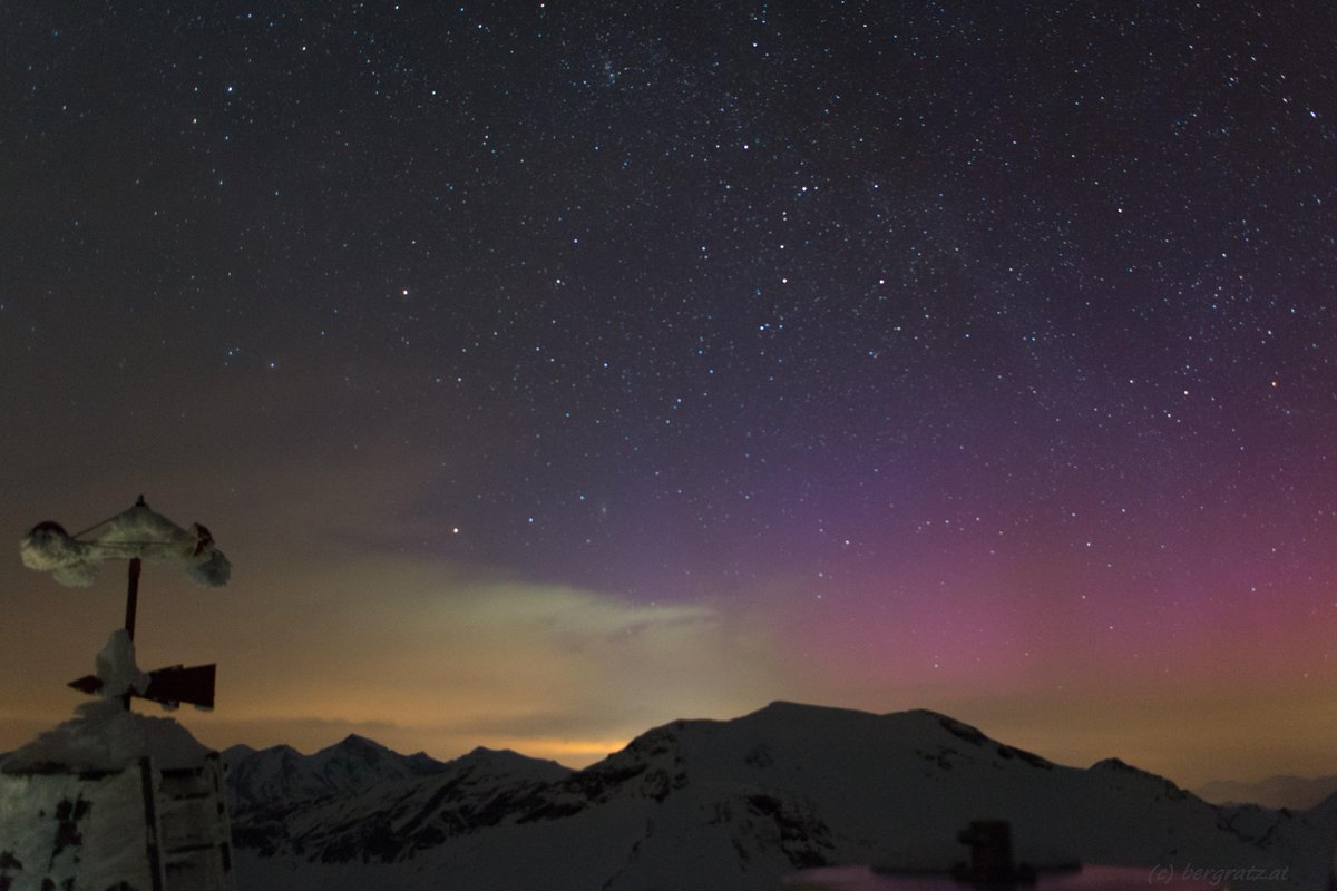 bergfroosch's tweet photo. #Aurora #boralis, Polarlichter am #Sonnblickobservatorium beobachtet, NOAA G4 http://t.co/BdS6QPGL6y