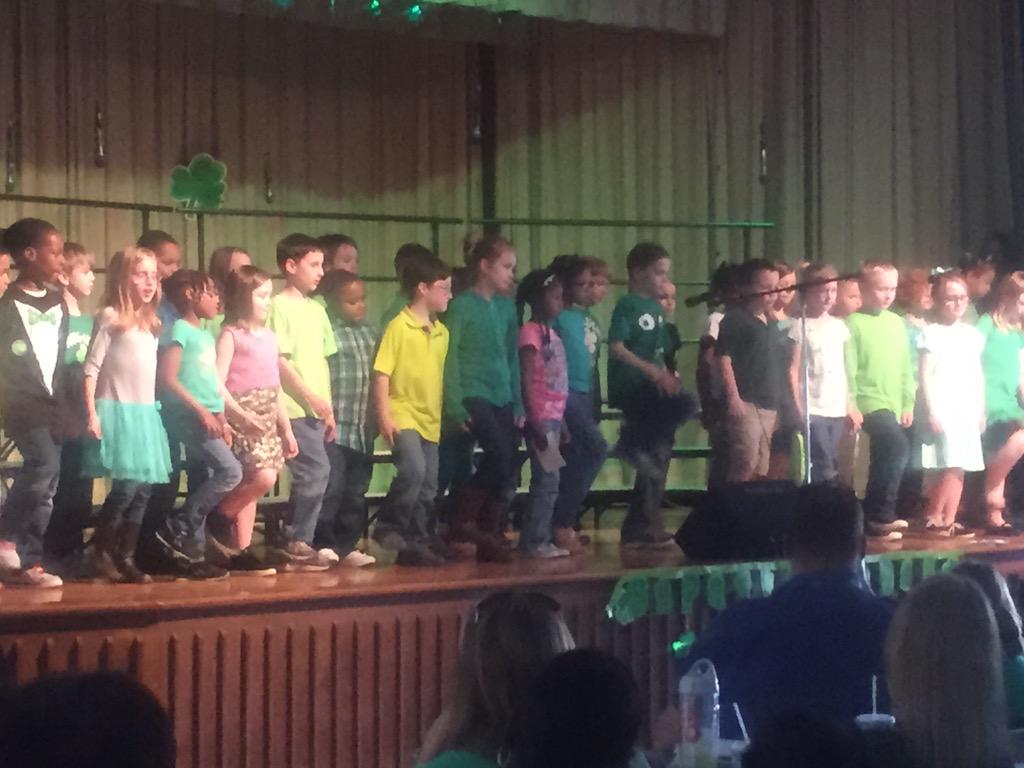 STEMSusanC's tweet image. @Hubbard_Elem #stepdancing! #StPatricksDay #fun #music