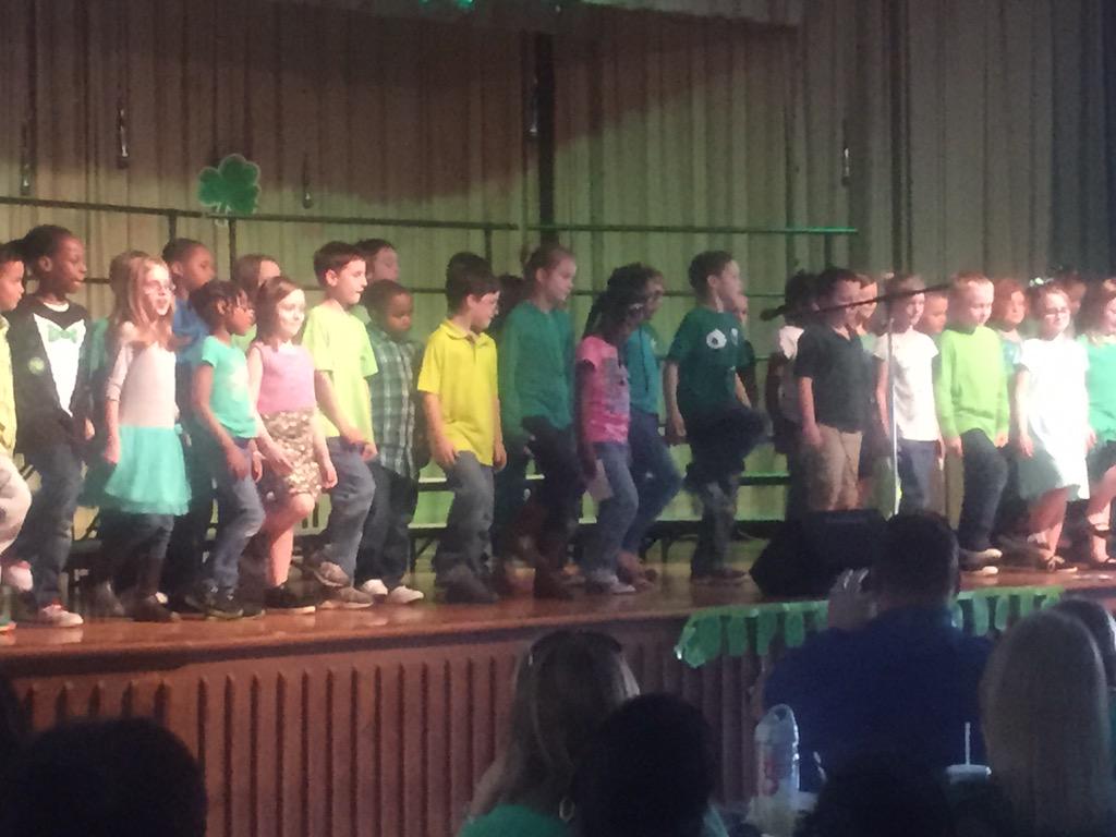 STEMSusanC's tweet image. @Hubbard_Elem #stepdancing! #StPatricksDay #fun #music