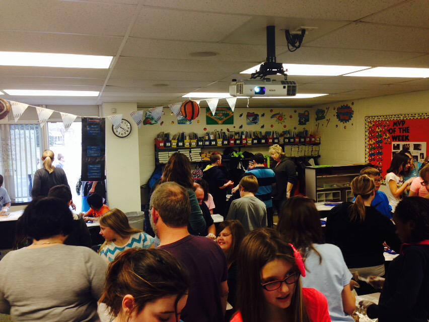 47 5th grd sts stayed after school for the heart dissection, w/the help of 20 prnts. <a href="/SimondSuperstar/">Simonds Superstars |The Lamphere Schools</a> #wearelamphere