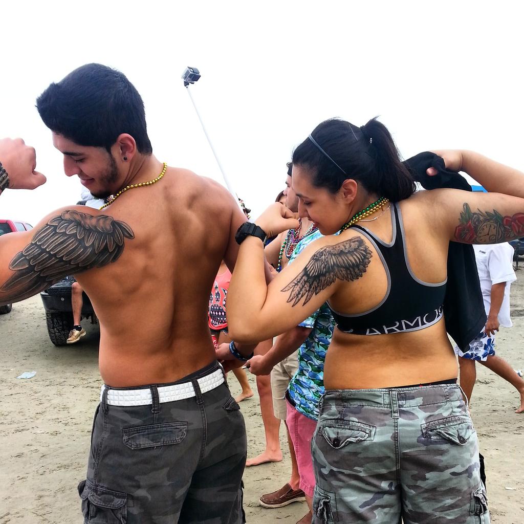 adrian_jacob128's tweet photo. When you're #TwinTuesday af>>> #SB2K15 #TeamTatted #2Fly4You #StraightFlexin @ToniRivera10 http://t.co/usniBIZv1T