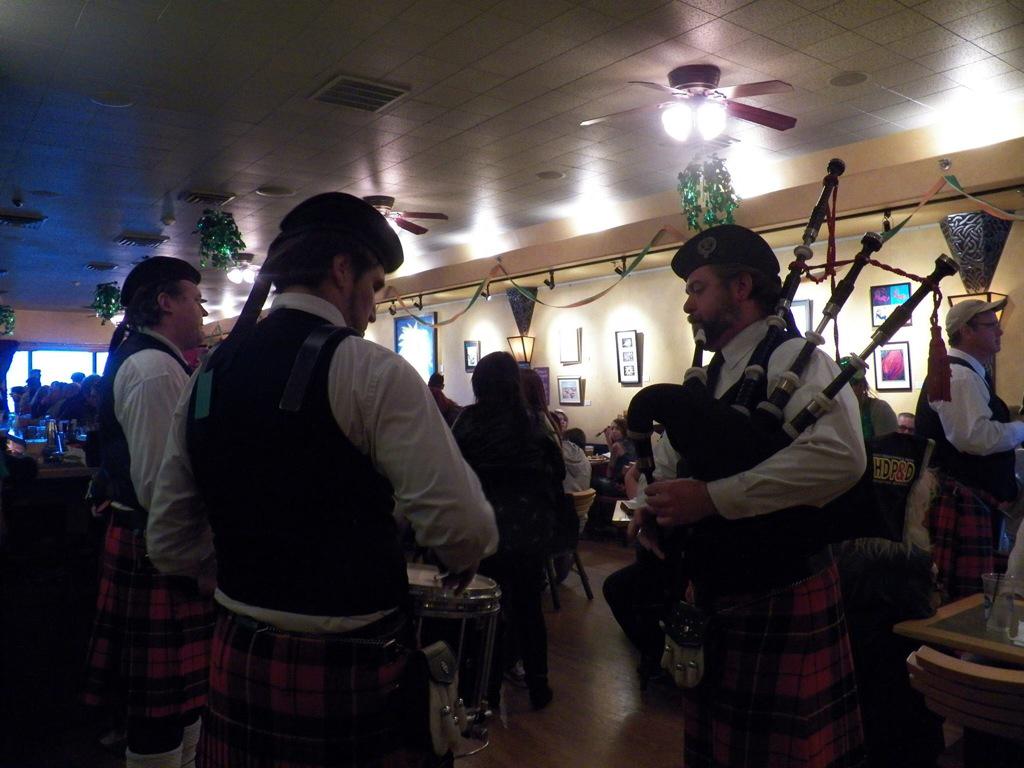 oniells's tweet photo. Happy St Paddy's Day @oniells open till 2am #NobHll #ABQ #JuanTabo #StPaddysDay #SaintPatricksDay #SaintPatricksDay http://t.co/oXynSlwb8e