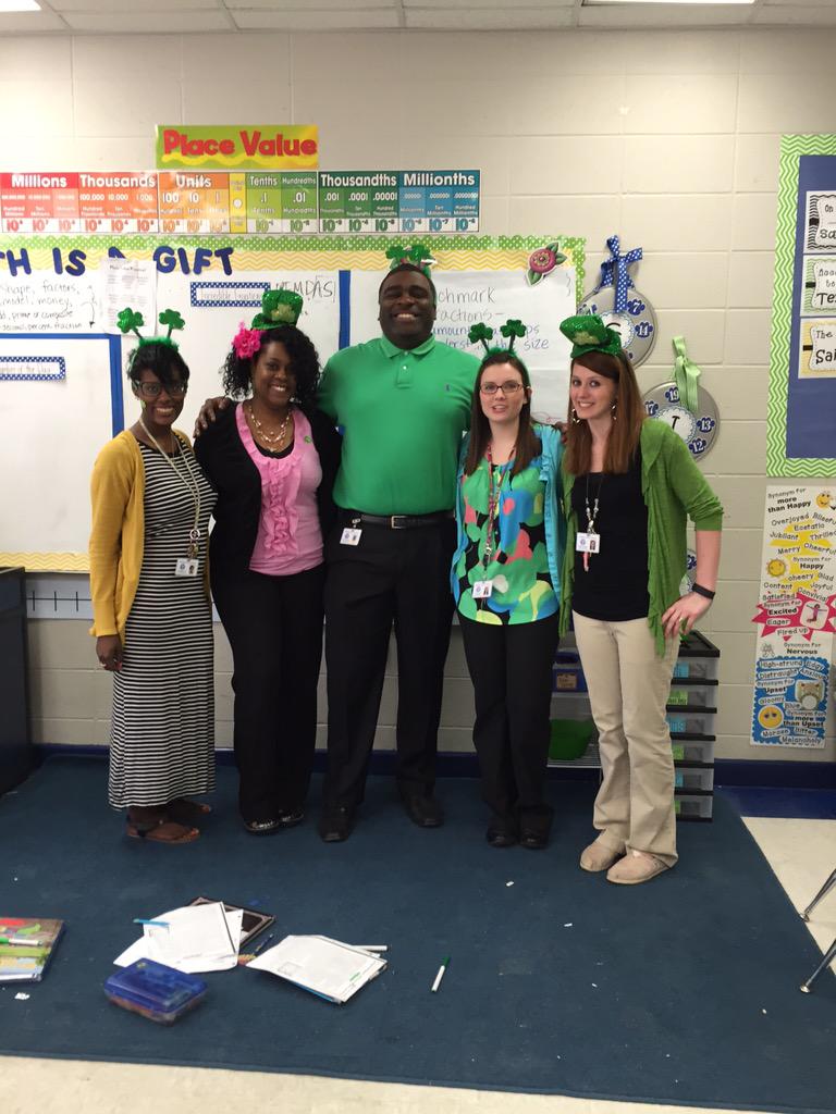 jnlooney's tweet photo. My fun team! #4thgraderocks #stpattysday #hesharvest http://t.co/k19rC1Wk7O