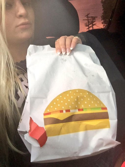 I got these #cheeseburgers mannnn.... #DontBeAMenaceInSouthCentralWhileDrinkingYourJuiceInTheHood http://t<a href="/tag/cheeseburgers"class="tags">#cheeseburgers</a><a href="/tag/dontbeamenaceinsouthcentralwhiledrinkingyourjuiceinthehood"class="tags">#DontBeAMenaceInSouthCentralWhileDrinkingYourJuiceInTheHood</a>
