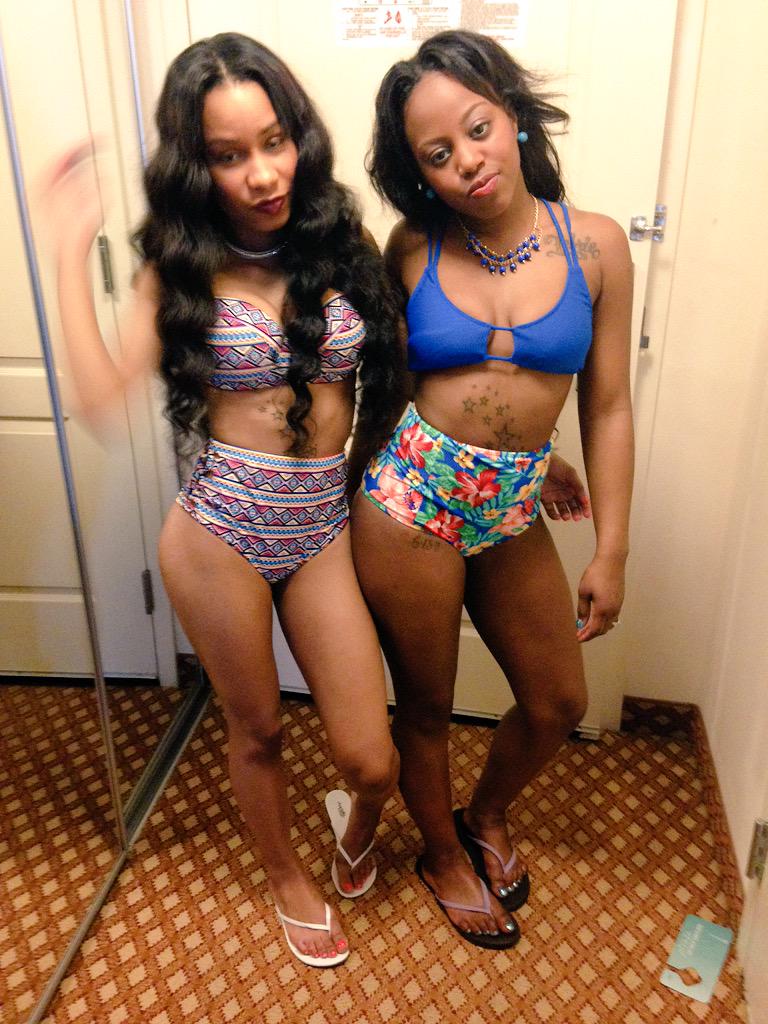 LaDonshaLewis's tweet photo. BecAuse I wish we could go back wtbs you h💁💁s ain't fucking with a picture of us 😁😘 http://t.co/P8llqvGxRq