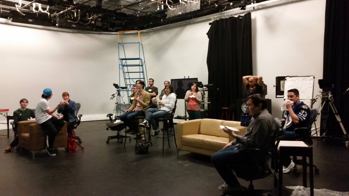 ShawTVWinnipeg's tweet photo. #CommunityClassroom Your Personal Trainer watching party tonight! #CommunityCreated http://t.co/HMk3zhNY6Z