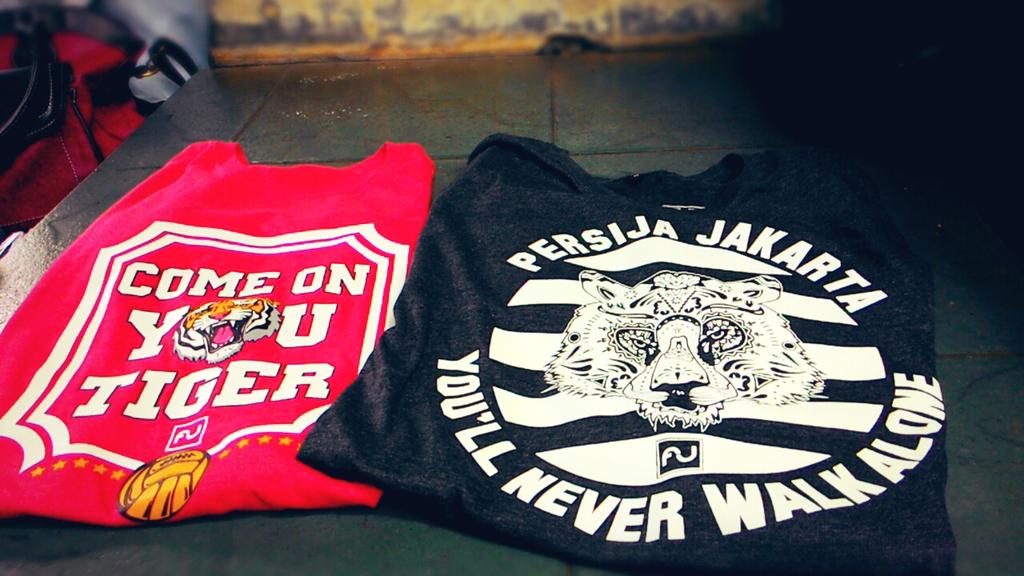 Fighters_JKT's tweet image. Kak, tolong bantu RT ready stock tshirt COYT dan YNWA @TropaMerch @Viosveld_JKT @VoetbalMerch @Dropkick_Merch makasih