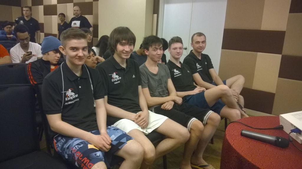 CAWEEQ0UcAAeSTR.jpg:large