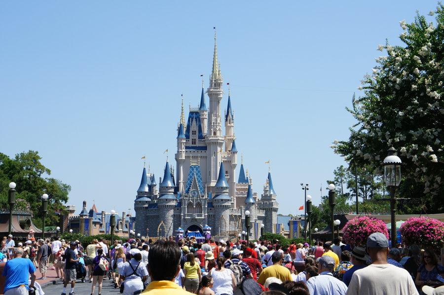 MariePierHamel2's tweet photo. #fvd38 moi j'aimerais aller en floride aller visiter walt disney ke ne suis jamais été et j'adorais y aller http://t.co/nMYgbpe2bo