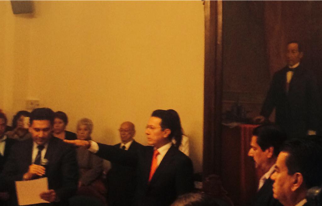 Felicidades al Lic. <a href="/Alfredo_Mtz_Glz/">Alfredo Martínez G.</a> por su toma de protesta como presidente municipal sustituto de @TlalnepantladeB