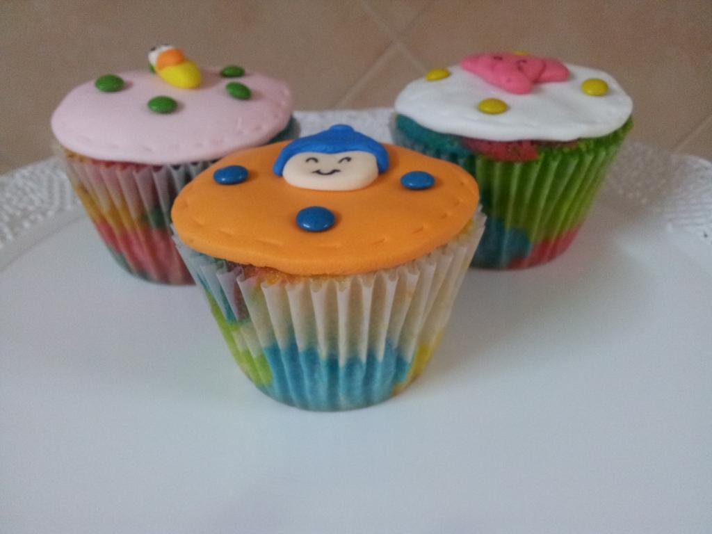 LittleCupcakes's tweet photo. **Pocoyo y sus amigos**
Cupcakes temáticos/la docena $200 http://t.co/PLONuk3bjx