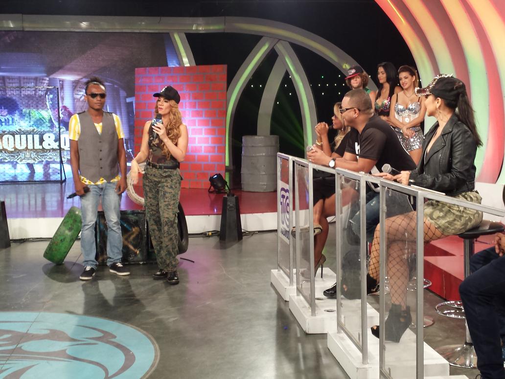 tcsoyelmejor's tweet photo. ¿Lo viste? @lexuselstarman quedó muy contento con el show de Carlos ¡De locos! El #FlowEnATREVIDOS nos pone movernos. http://t.co/0H2R5KzXIC