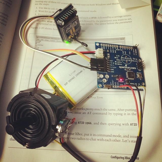 stuffandymakes's tweet photo. #XBee wireless remote joystick for @OfficeChairiot, including rechargeable #Lipoly battery! http://t.co/s0NiDO9uMD