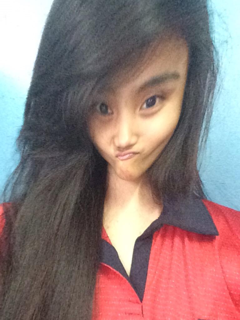 crstinaaay's tweet photo. shit face ๐ฉ๐ฉ๐ฉ @itsmesuper_ej @krystljdee #popbooth #squeeze http://t.co/ruz0maHCcE