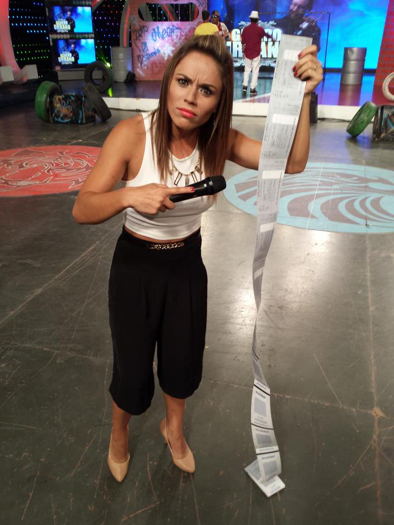tcsoyelmejor's tweet photo. ¿Qué? La cara de @LaFerDeTC al saber que hay más entradas en #FlowEnATREVIDOS. ¡Ya se viene el reto!

Alista tus RTs. http://t.co/qzJKQ5bBNU