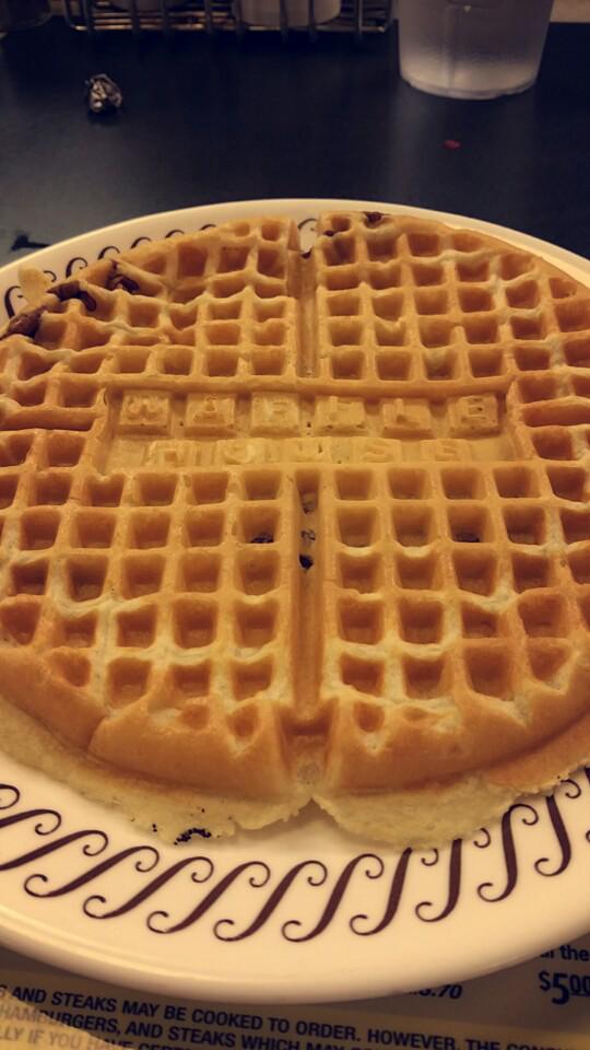 yaekak's tweet photo. I'm at Waffle House in Atlanta, GA https://t.co/rePefQy9Lw http://t.co/efT9Pq4Ohr