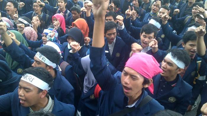 wikatediprayoga's tweet photo. Rahasia kejayaan hidup adalah bilamana kita bergerak pd wkt yg Tepat
cc Panglima @imadudin26 @Opik_Oman @MzahidizzahR http://t.co/N2Vw3AfQu9