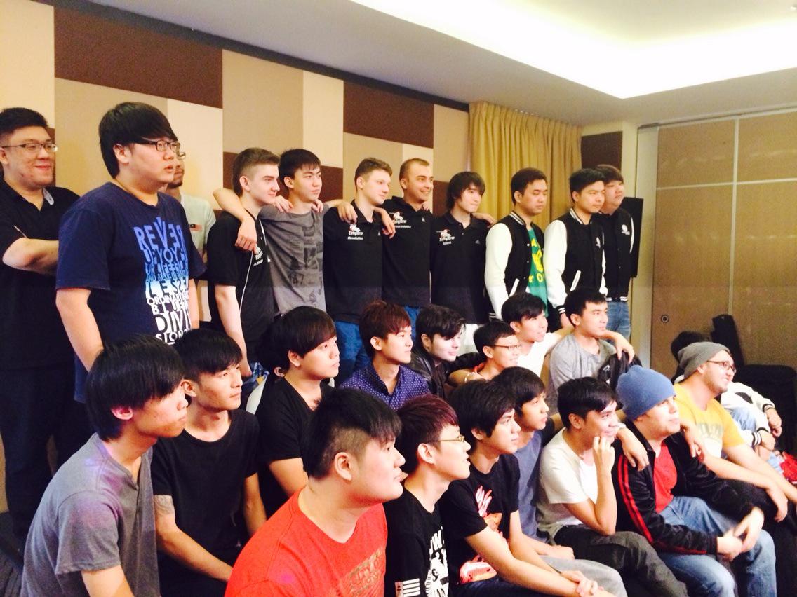 CAWhc1nUUAELif6.jpg:large