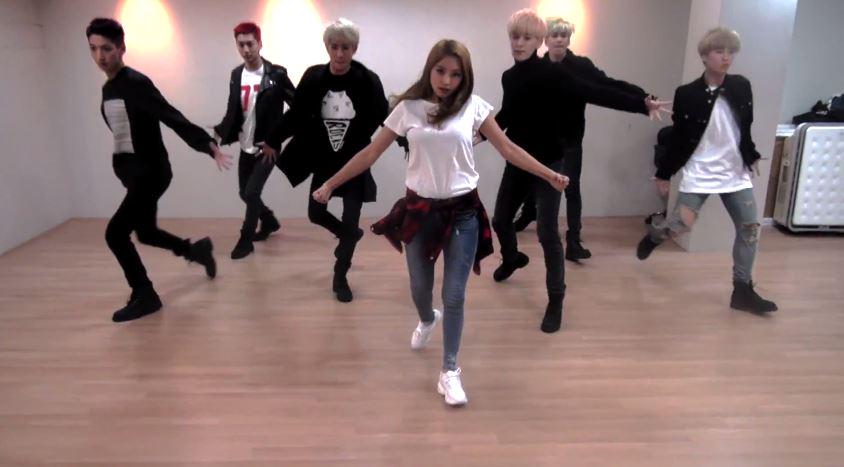 soompi's tweet photo. #SISTAR’s #Bora Joins #Boyfriend and Dances to “Bounce” http://t.co/yhQxIYdJWt http://t.co/E1hqPYqlzc