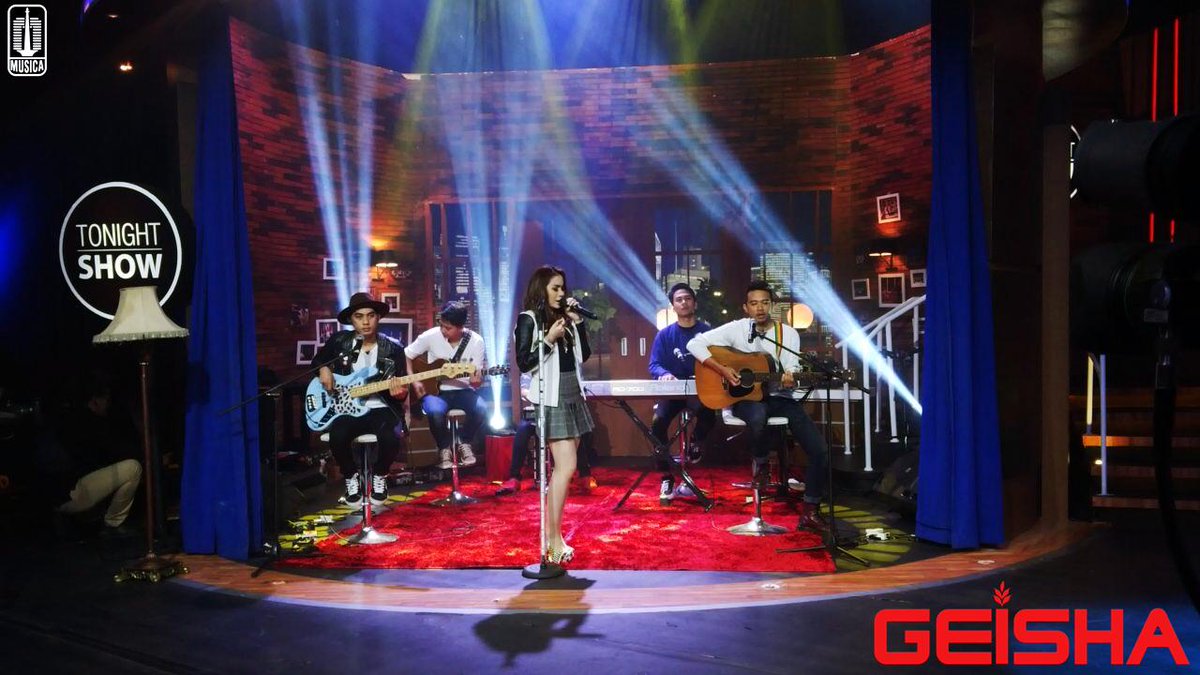 Don't miss <a href="/GeishaIndonesia/">GEISHA</a> cool performance tonight at <a href="/TonightShow_NET/">Tonight Show NET.</a> start 22.30pm! @samsifo