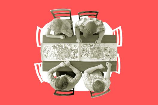NYMag's tweet photo. Where you sit in a restaurant affects how many calories you consume: http://t.co/MXegOctW8i http://t.co/O3z9NVh143