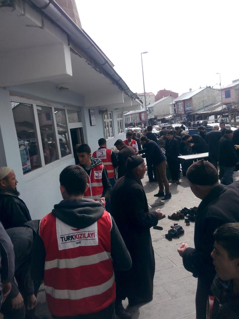 Çanakkale şehitlerimiz için mevlit okutup lokum ikramında bulunduk