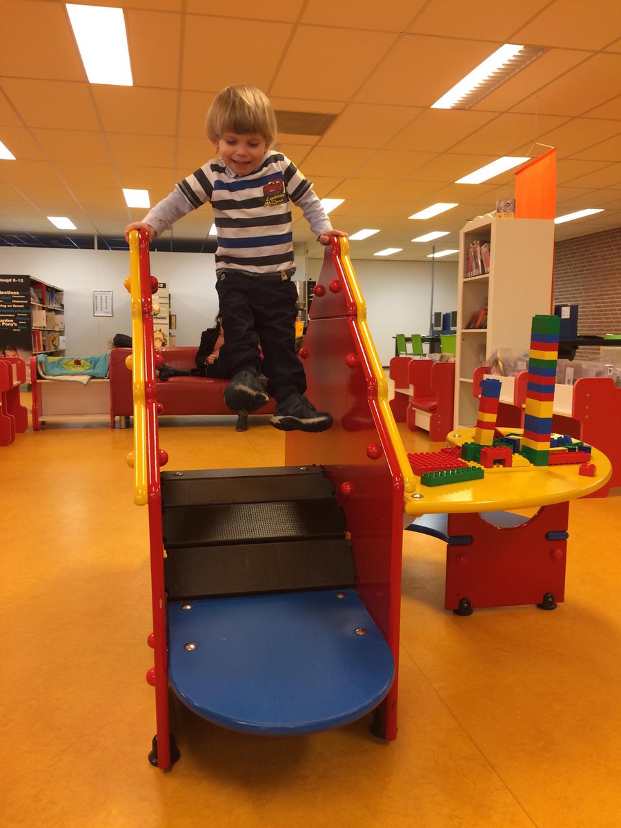 Rodand's tweet image. Wednesday morning library time! Keep #deBieb open! #Zaanstad (@ De Bieb Westzijderveld) swarmapp.com/c/6IOquBdCfgM