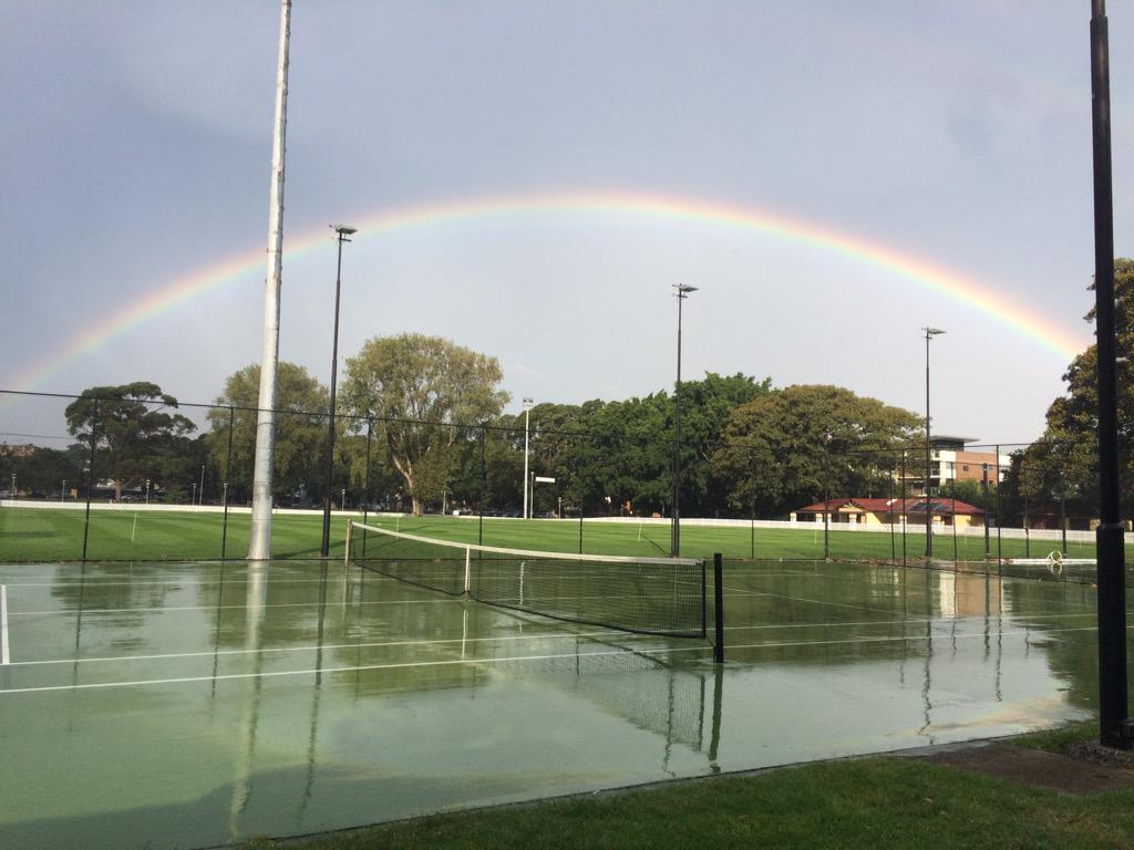DonGlockenspiel's tweet photo. Got a good 4 minutes in before the rain came. #rainbowdelay http://t.co/bcSXiLi0EW