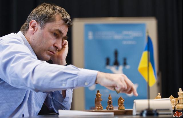 Happy 46th Birthday to Vassily Ivanchuk! A genius, but his erratic rating: 2787 --> 2703 --> 2779 --> 2715 --> ... ? 
