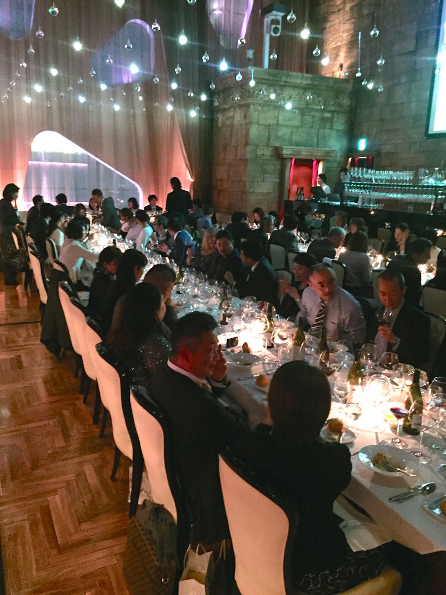 VinAsiaWines's tweet photo. @ycarolines and Josh Jensen, @Calera_Winery, hosted a winemaker's dinner for 80 at Dazzle, in Tokyo's Ginza District. http://t.co/hiPDgg77dT