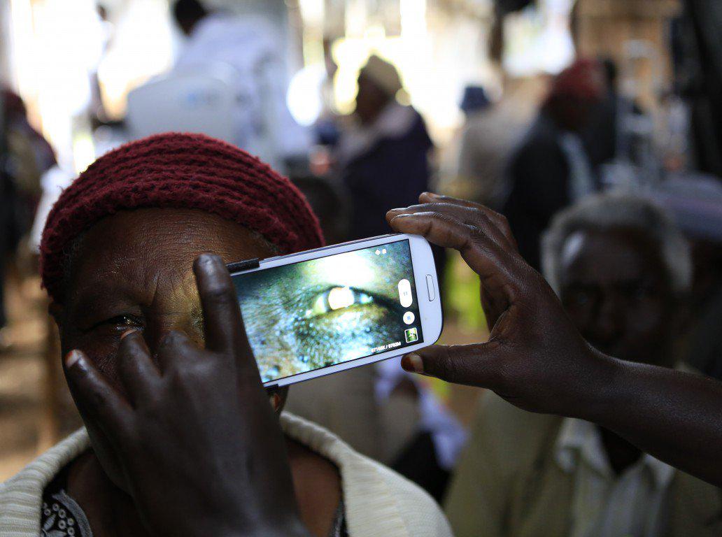 Davos's tweet photo. How mobile technology could change healthcare in developing countries http://t.co/TipdRfODmB http://t.co/lRumWv8zd6