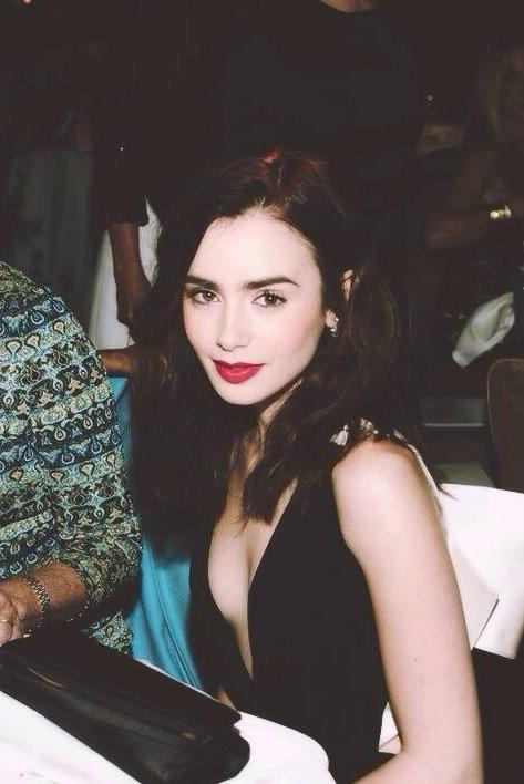 Happy Birthday Lily Collins !  