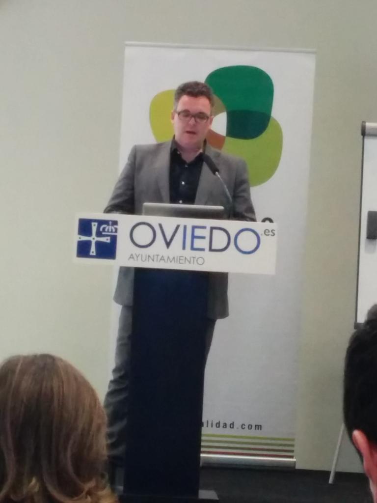OviedoEmprende's tweet photo. Turno de @JaviCIES presenta facetas @InstitutoCIES  @Alantis_Seed  @sintetia y financiación en etapas tempranas http://t.co/Qy4UoOf4vV