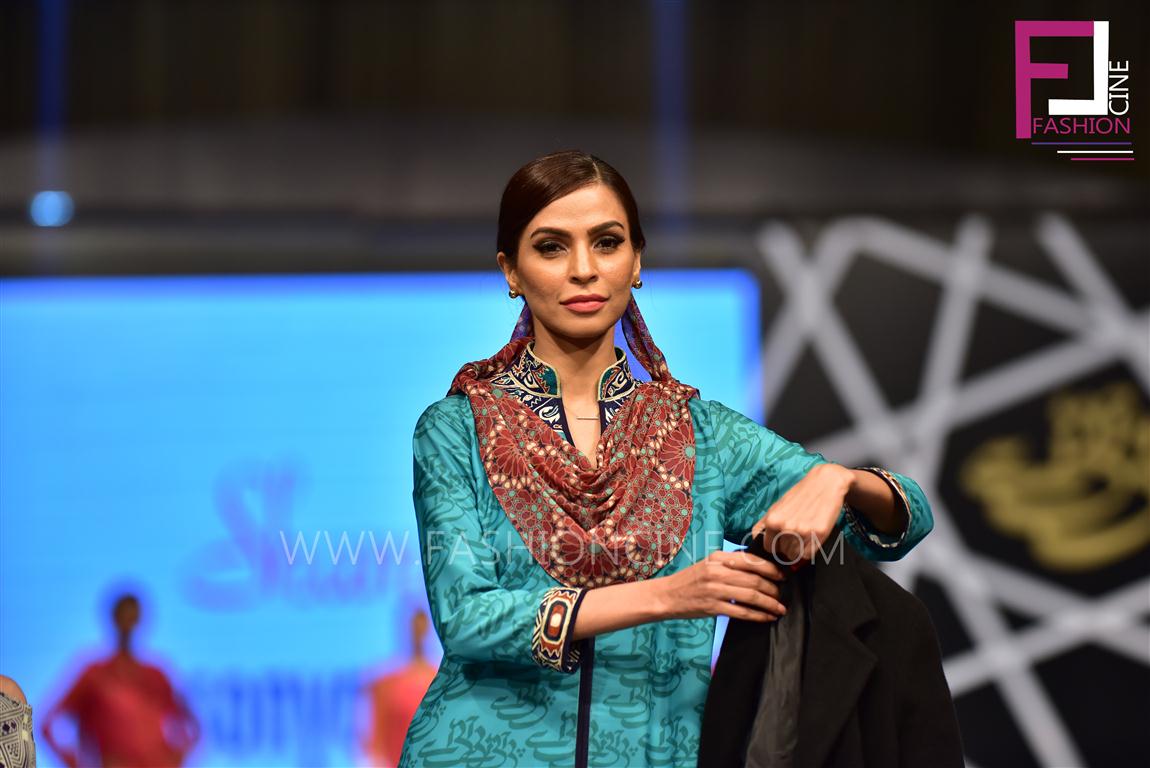 fashioncines's tweet photo. @HouseOfShamaeel &amp; @SonyaBattla2 Design Uniforms For PIA Runway Fashion Show #StylePIA @FriehaAltaf @FouziaAmaan http://t.co/JxKRpYt84B